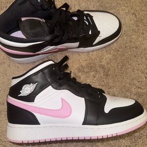 Nike Kids' Black and Pink Sneakers
